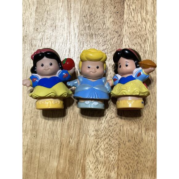 Little People Disney Princess - Cinderella & Snow White 2x w/ Pie & Apple - Picture 1 of 7